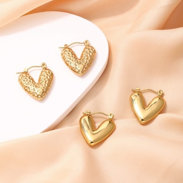 Lilly Heart Earrings - Image 3